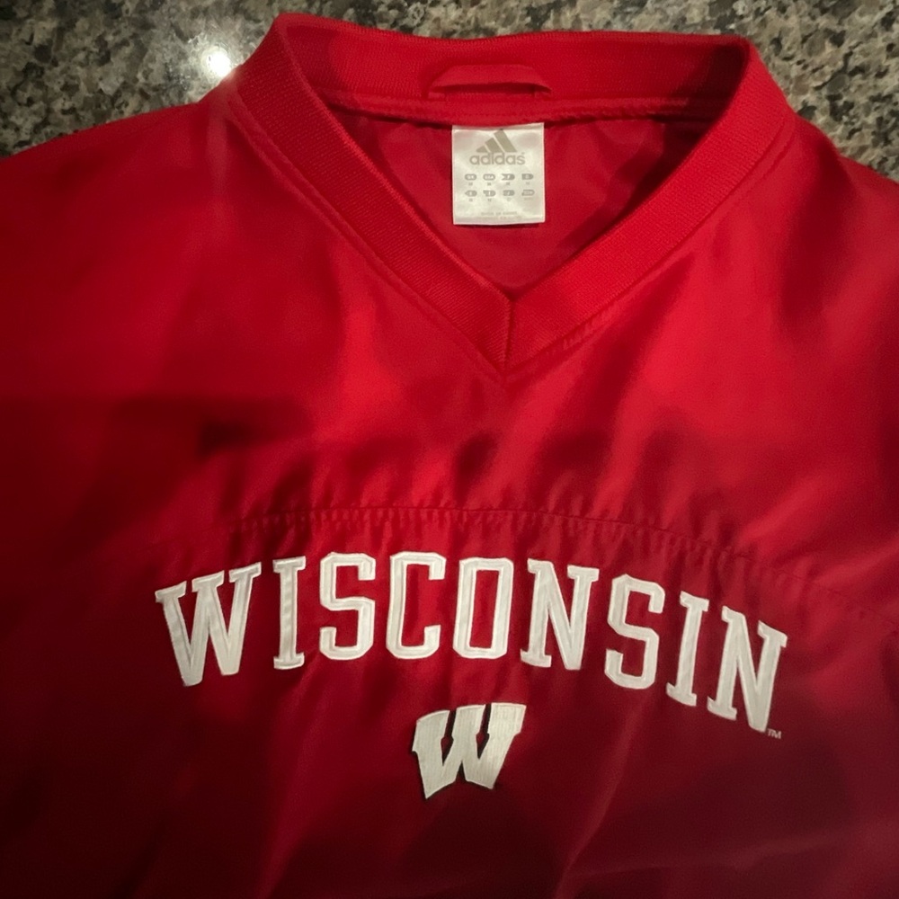 Adidas Wisconsin Badger men’s pullover